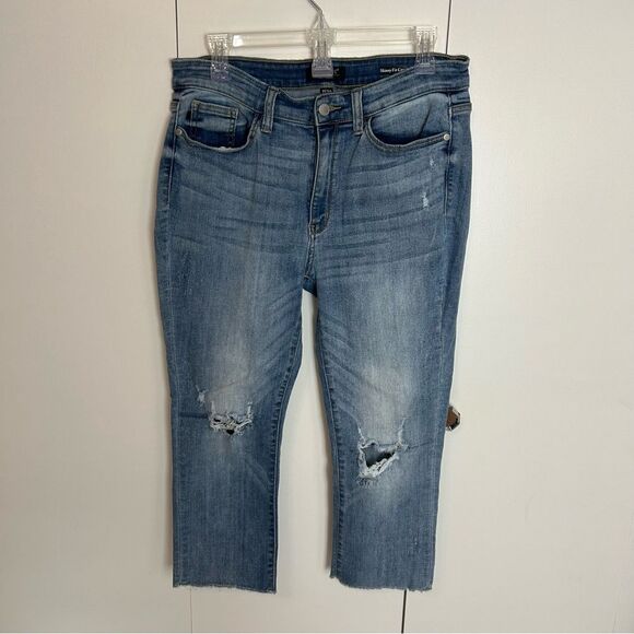 Judy Blue Jeans Womens Size 11/30 Skinny Fit Capri Mid Rise Raw Hem Distressed - Picture 1 of 7